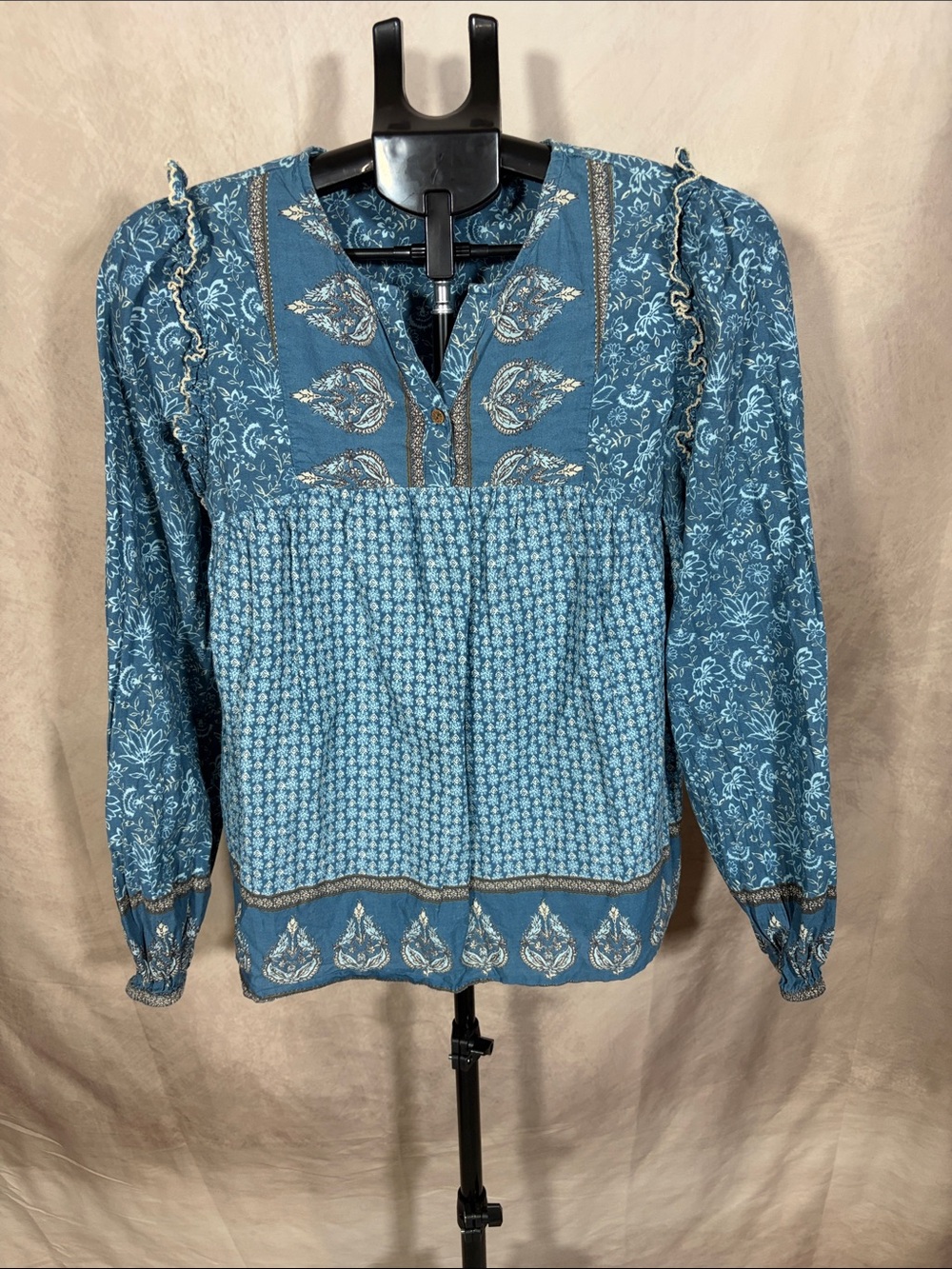 He Loves Me He Loves Me Not Blue Boho-Peasant Printed Long-Sleeve Top Size S
